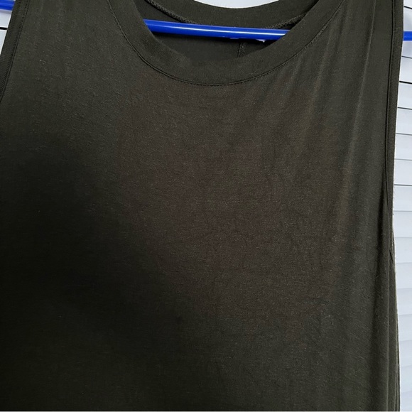 Green Dress - Picture 5 of 7